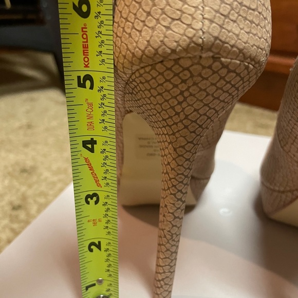 Brand new Colin Stuart heels with platform. - Picture 7 of 9